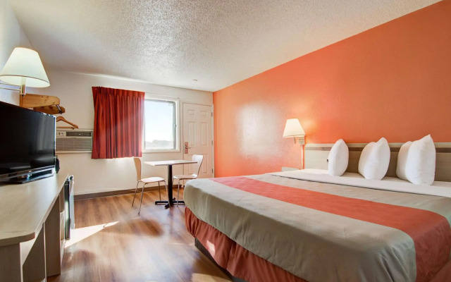 Motel 6 Colby, KS