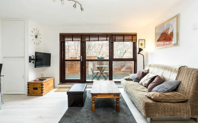 Luxury Islington Apartment with Balcony