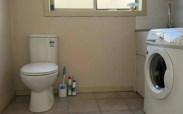 Charming 3 Bedroom Home Longer Stay Discount