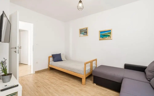 Beautiful Apartment in Vlasici With 1 Bedrooms and Wifi