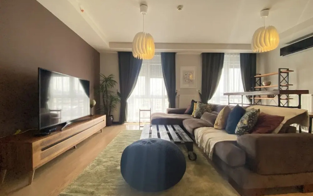 Chic Residence Flat With Central Location In Sisli