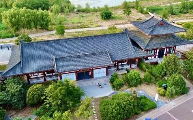 Meixi Hotel (Luoyang Luopu Park Luohe)