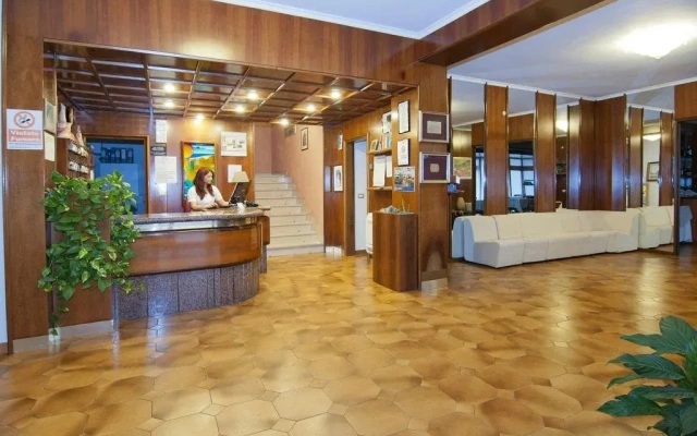 Hotel Apeneste