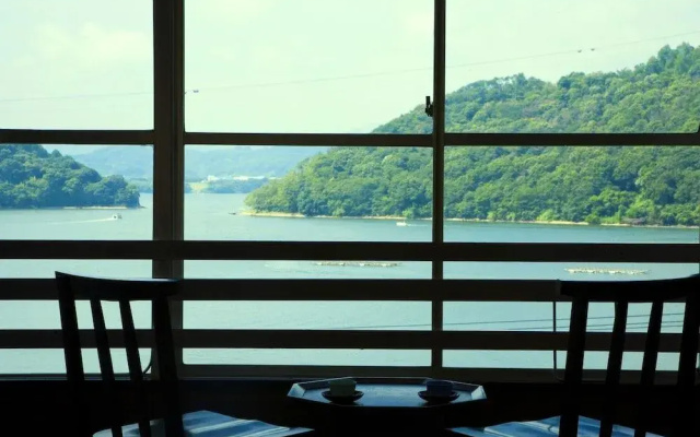 Hamanako Kanzanji Onsen Hotel Kikusuitei