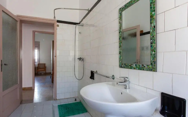 Casa con 3 camere letto e giardino spiaggia m123