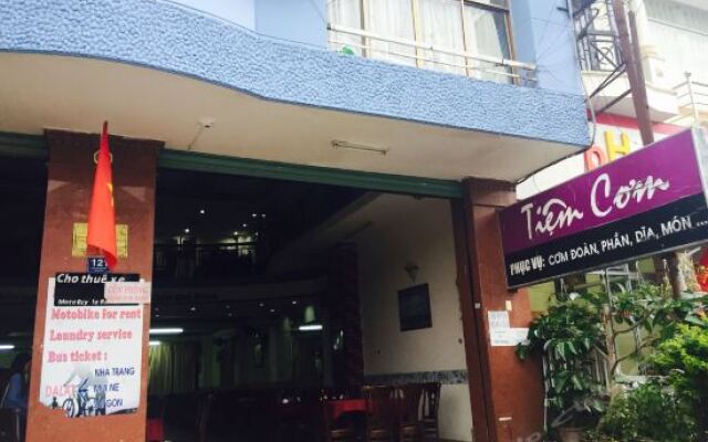 Kim Van Hotel Далат вид на фасад