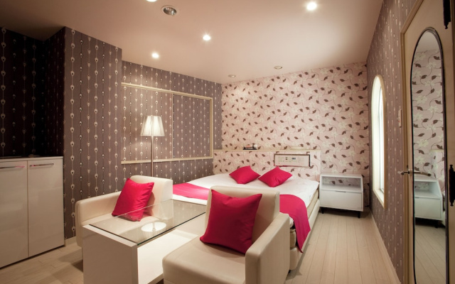 HOTEL RAFFINE - Adults Only