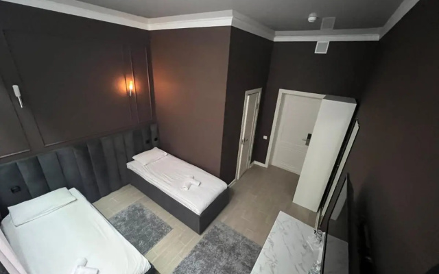 Hotel Nomad (Номад)