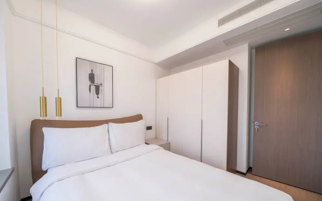 Tyms Hongqiao Deluxe 3BR 2BA APT
