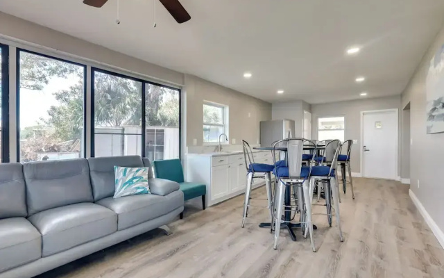 16 Mi to Manatee Viewing! Spacious Tampa Retreat