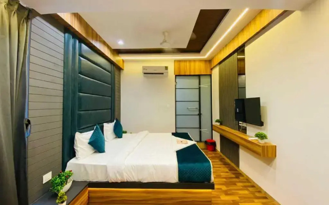 OYO Flagship 70202 Hotel Max