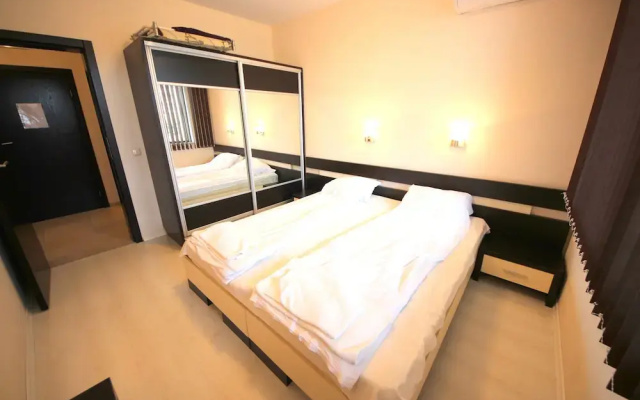 Azur Apartments
