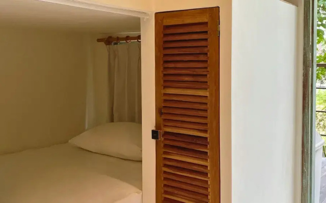 White Penny Hostel