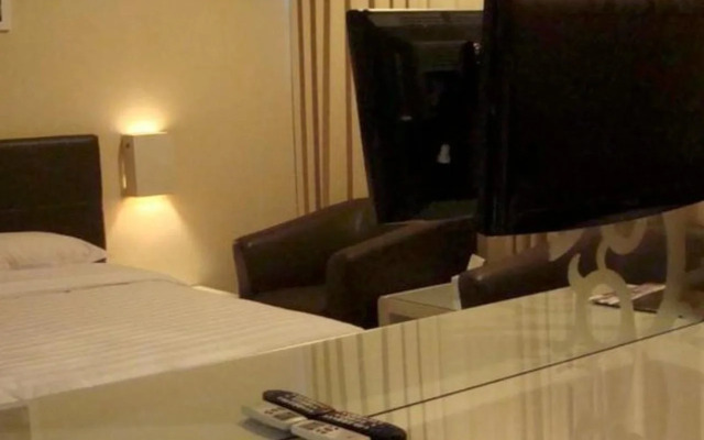 Royal Hotel n' Lounge