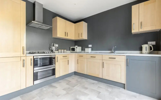 Spacious 3 Bed Flat Putney