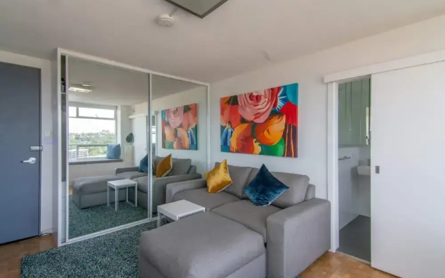 Bright 1 Bedroom Studio With Amazing City Views