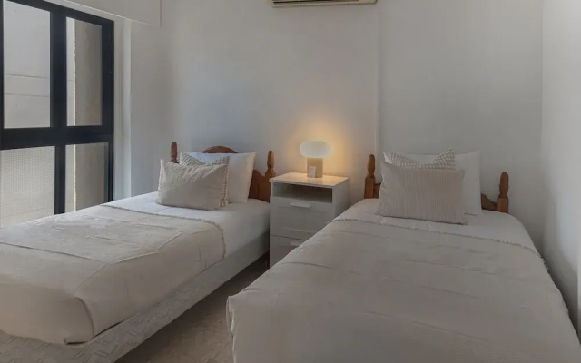 Phaedrus Living Seaview Phinikoudes Flat
