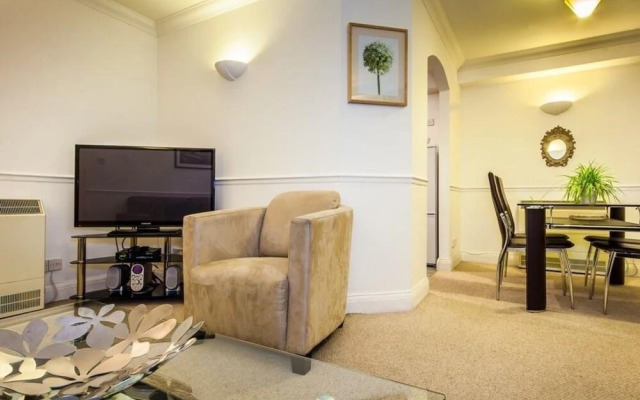 The Elegant Mayfair