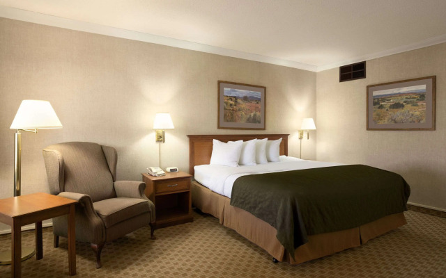Days Inn & Suites by Wyndham Trinidad
