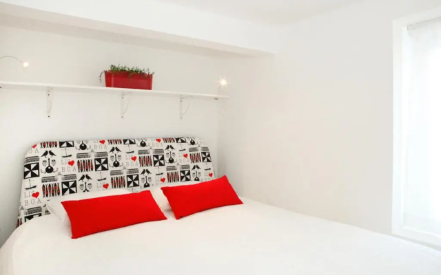 Best Terrace River View Apt in Alfama