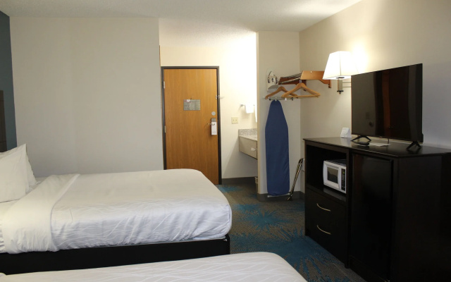 Reston Inn & Suites