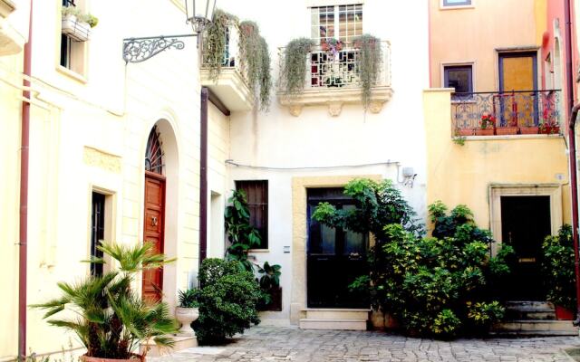Отель Casa Fortunato Corte Adorni Лечче вид на фасад