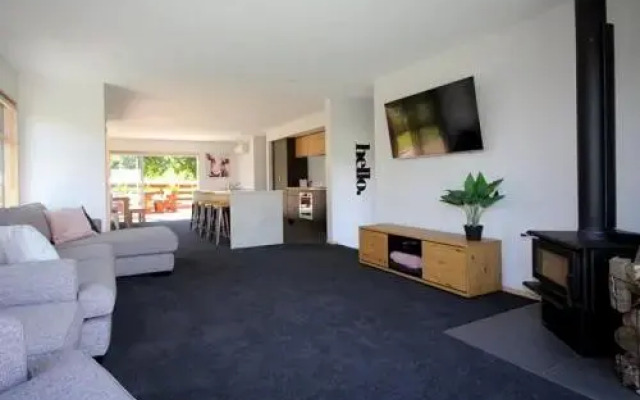 15 Hepburn Lane