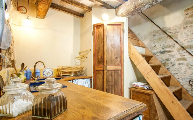 Beautiful Apartment in Villagrande di Monteco With 2 Bedrooms