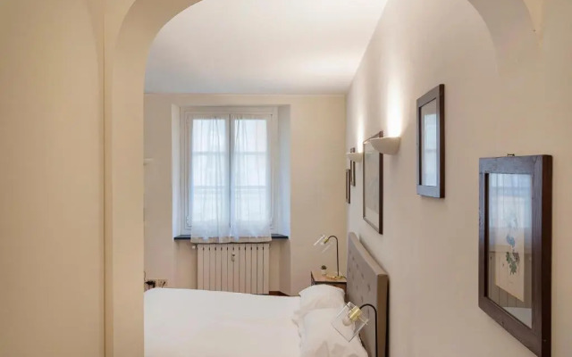 Elegant Studio in the City Center by Wonderful Italy