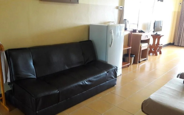Funky Monkey Guesthouse & Tours