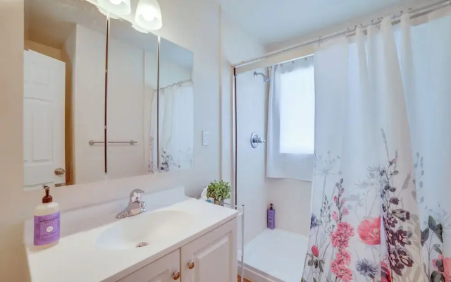 Anchorage Retreat, Walk to Dining & Entertainment