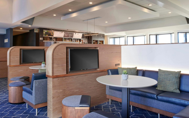 Courtyard by Marriott Chicago Lincolnshire