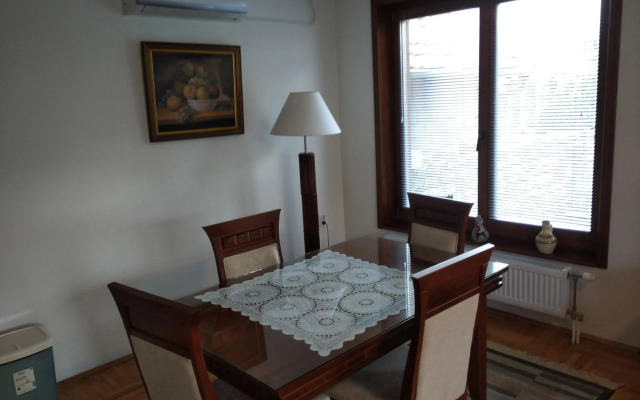 Mladenovic apartments