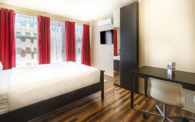 Hotel Universel