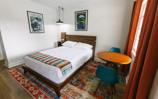 Route 19 Inn