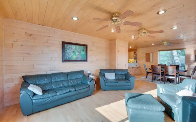 Lakefront Birchwood House w/ Deck + Fire Pit!