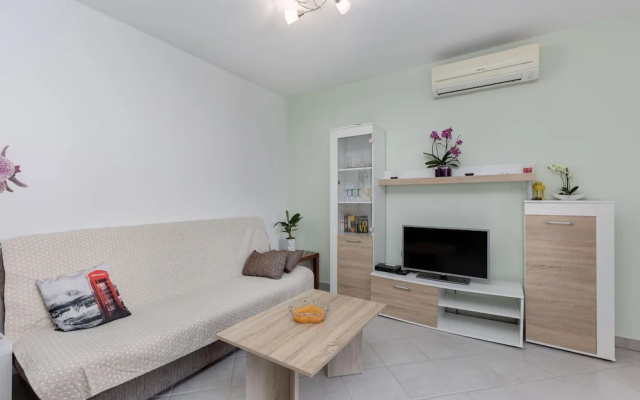 Stunning Home in Cizici With Wifi and 2 Bedrooms