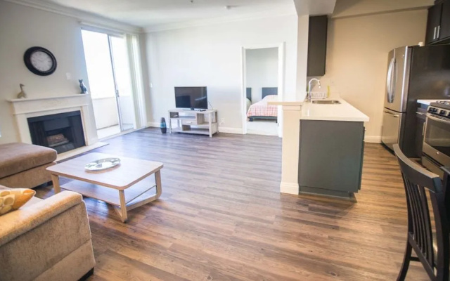 Prime Walking Distance to UCLA N309