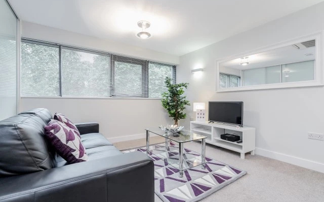 Roomspace - New Manor House
