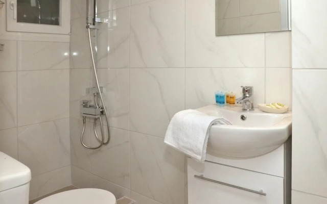 Quiet apartment at the center of Glyfada