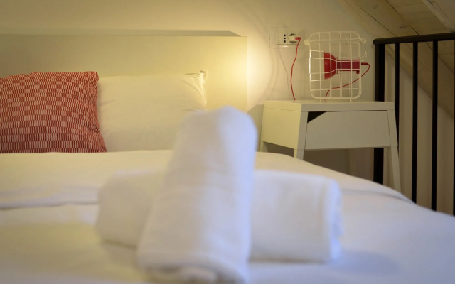 Apartments & Rooms Tiramola