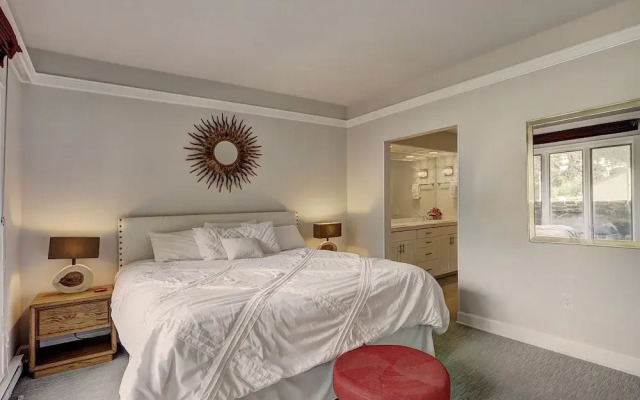 2721 Chateaux DMont by RedAwning