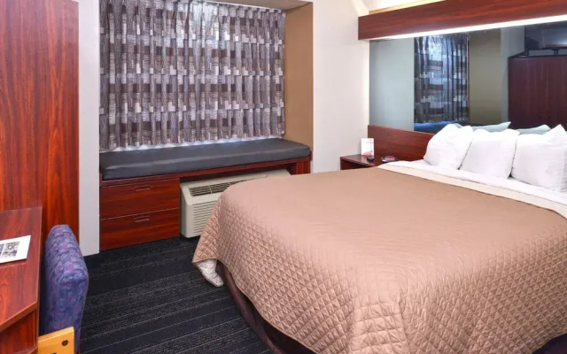 Days Inn & Suites Maryville