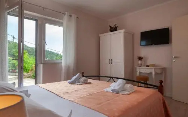 ctbv103 Holiday home with private pool Wi Fi internet access air condition in Baška Voda Makarska