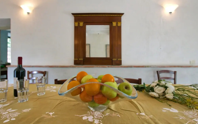 Villa in Rome With Pool & Garden