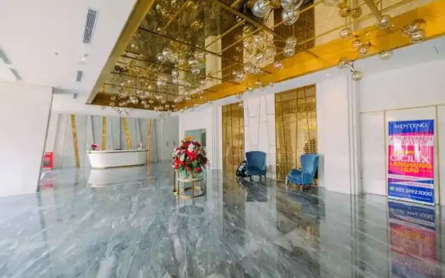 Minimalist Studio Room Menteng Park Apartment By Travelio