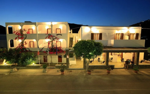 Benaki Hotel