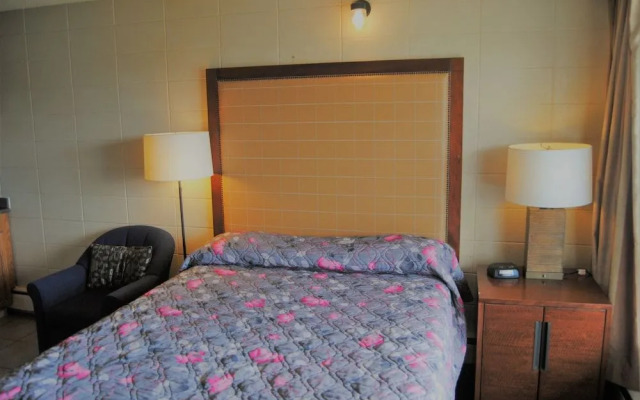 Derrick Motel