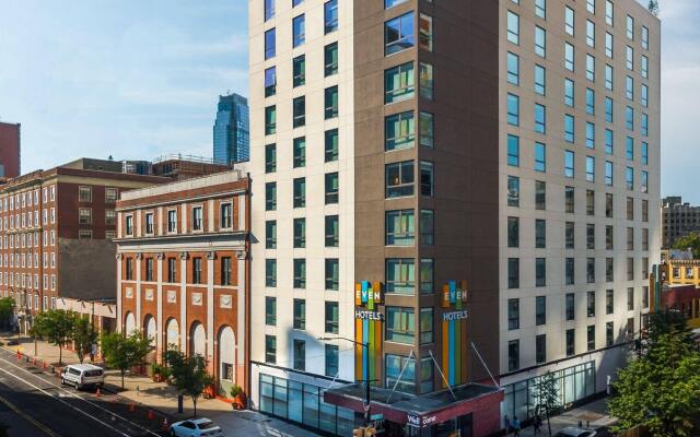 Отель EVEN Hotel Brooklyn США, Нью-Йорк - отзывы, цены и фото номеров - забронировать отель EVEN Hotel Brooklyn онлайн вид на фасад