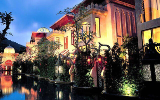 Отель Baray Villa вид на фасад